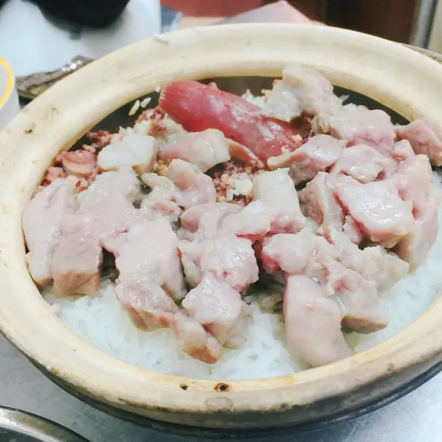 章魚肉粒煲仔飯