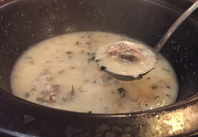 粥底吸收了所有海鮮的精華