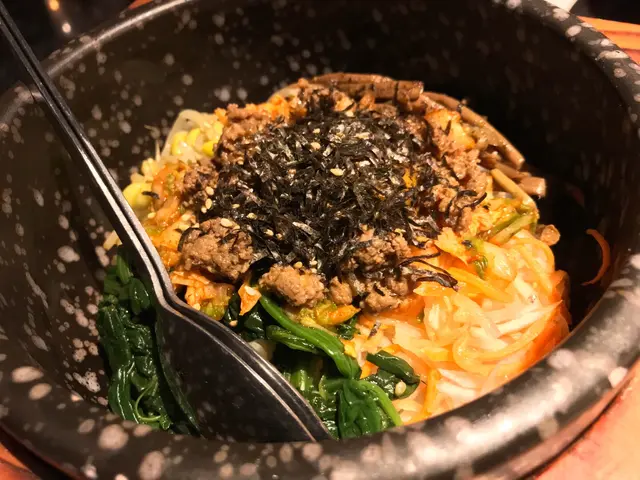 牛肉泡菜石頭鍋飯