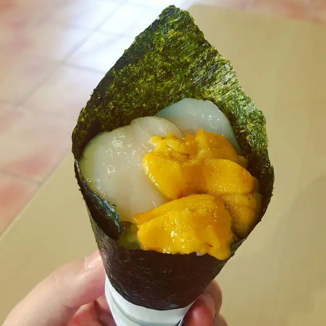 海膽拼帆立貝手卷