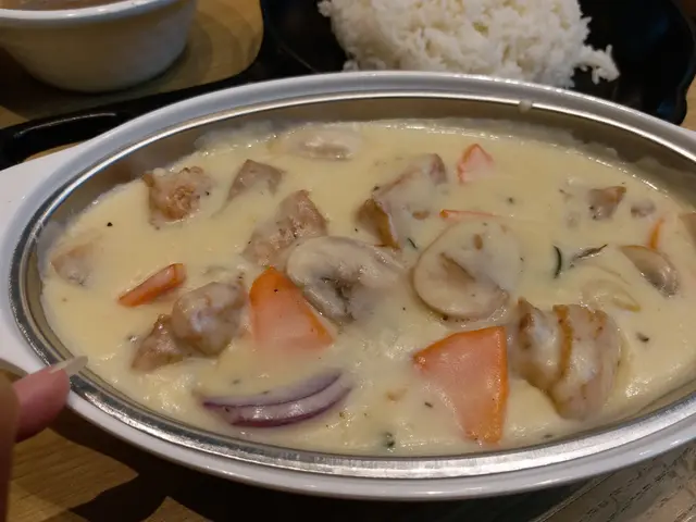 白汁雞皇飯