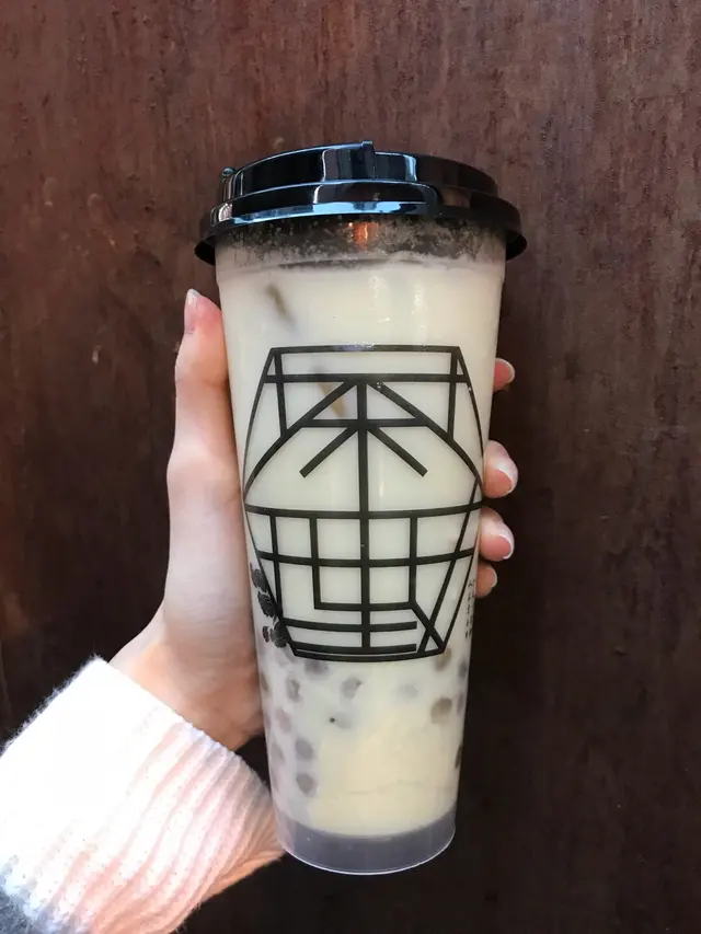 腐竹白玉奶茶加小芋圓