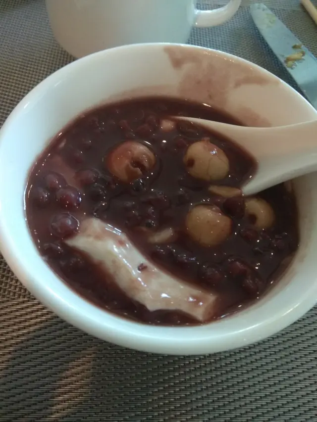 豆腐花好有豆味，而紅豆沙的蓮子就好靚