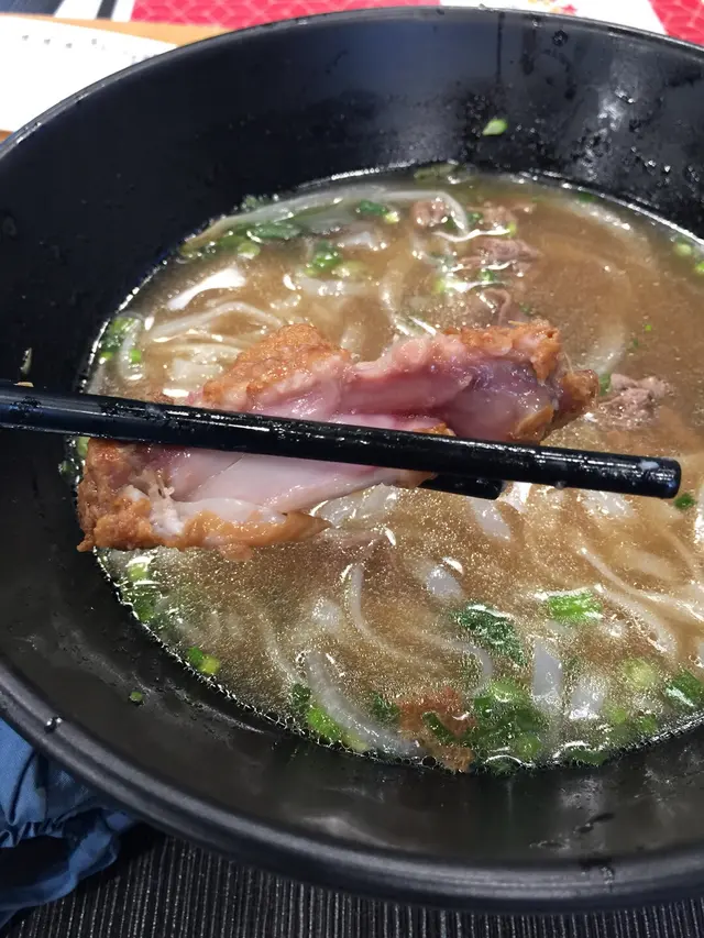 雞翼完全唔熟