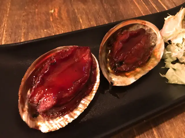 秘製汁燒鮑魚 (兩隻) 