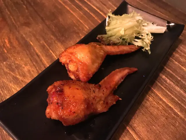 川式燒麻辣香燒餃子雞翼 (兩隻)