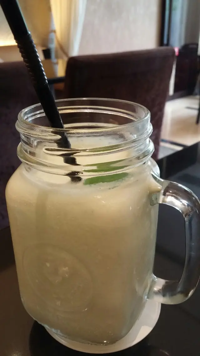 avocado milkshake