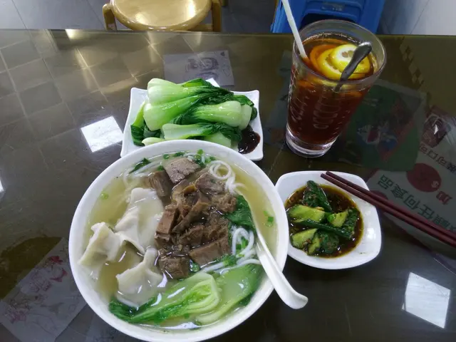 牛腩餃子米線套餐加小棠菜