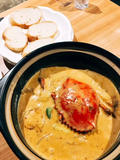 金榜醬蟹煲 (另配法包)