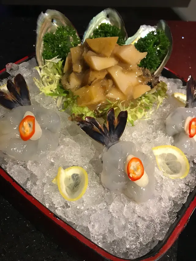 清酒鮑魚，泰式生蝦刺身