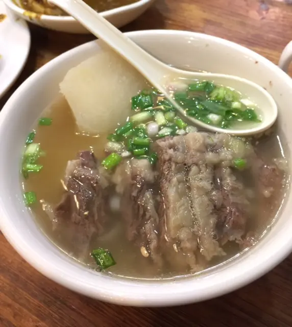 招牌清湯腩河