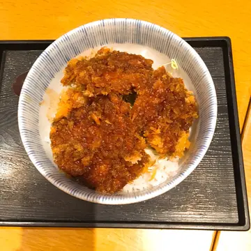 䐁肉饭