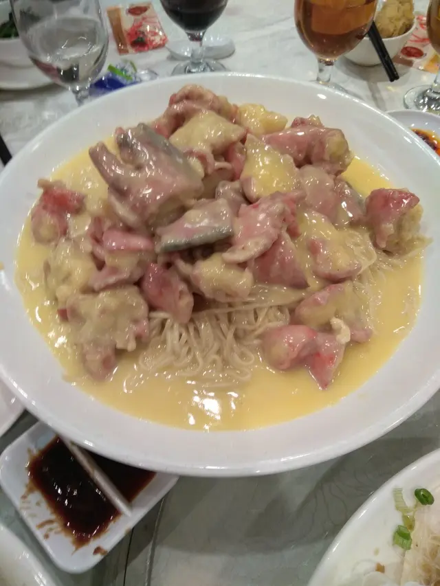 龍蝦足料好多肉，味道唔錯