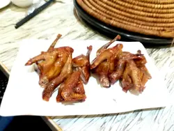 脆皮燒乳鴿