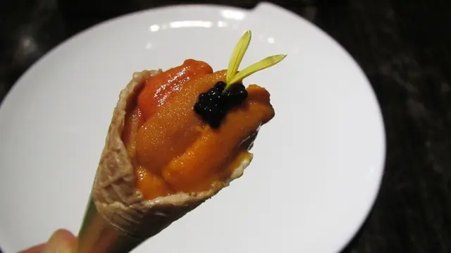 魚子醬迷你脆筒二重奏