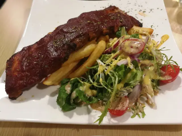 BBQ醬烤原條豬肋骨