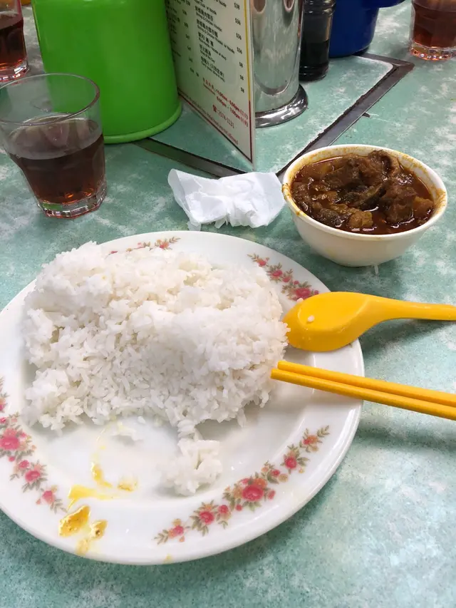 咖哩牛腩飯