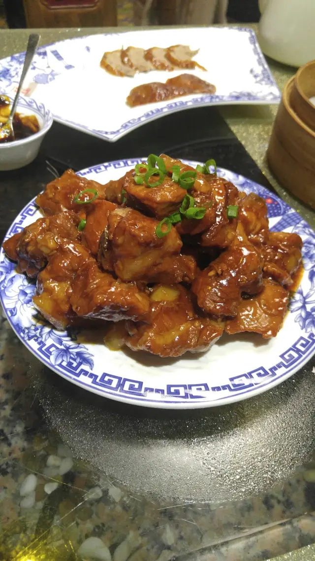 呢個就真係正又淋加入味量多!!3條女都忍唔住因為佢叫左碗飯lol