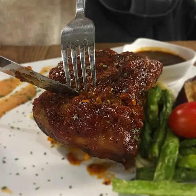 美國燒豬肋骨配黑椒汁