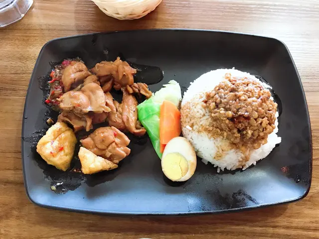 三杯雞肉燥飯