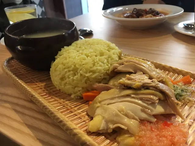 海南雞肉嫩滑,份量不少🙃