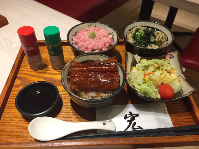 迷你三彩丼定食