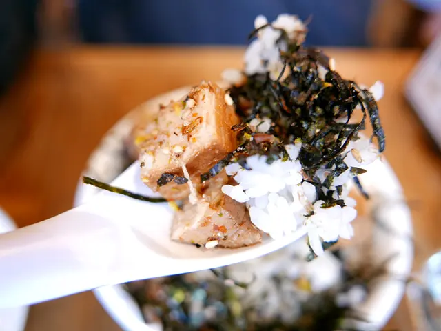 香鬆海苔豚角飯