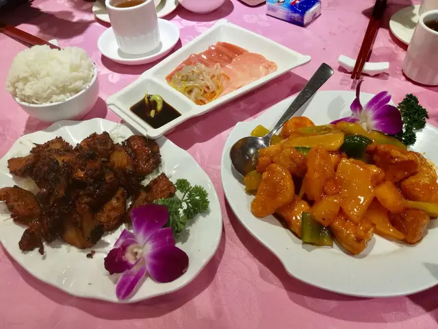 猴頭菇口感好似肉，酸甜唔會太濃味，就算唔送飯都好好食。