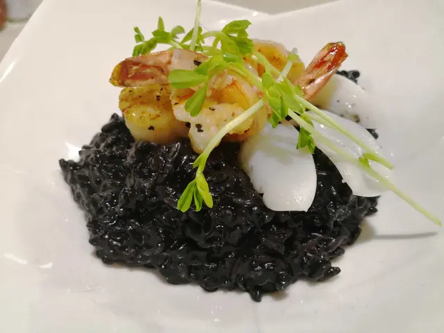 口感不會太濕剛剛好，墨魚汁都幾香但黑胡椒味有點重，值得一讚的是伴碟的帶子好入味😆蝦🦐都好新鮮嫩口