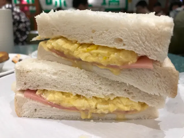 火腿炒蛋三文治