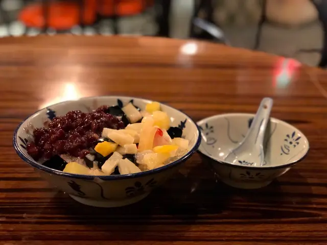 雜果涼粉紅豆冰