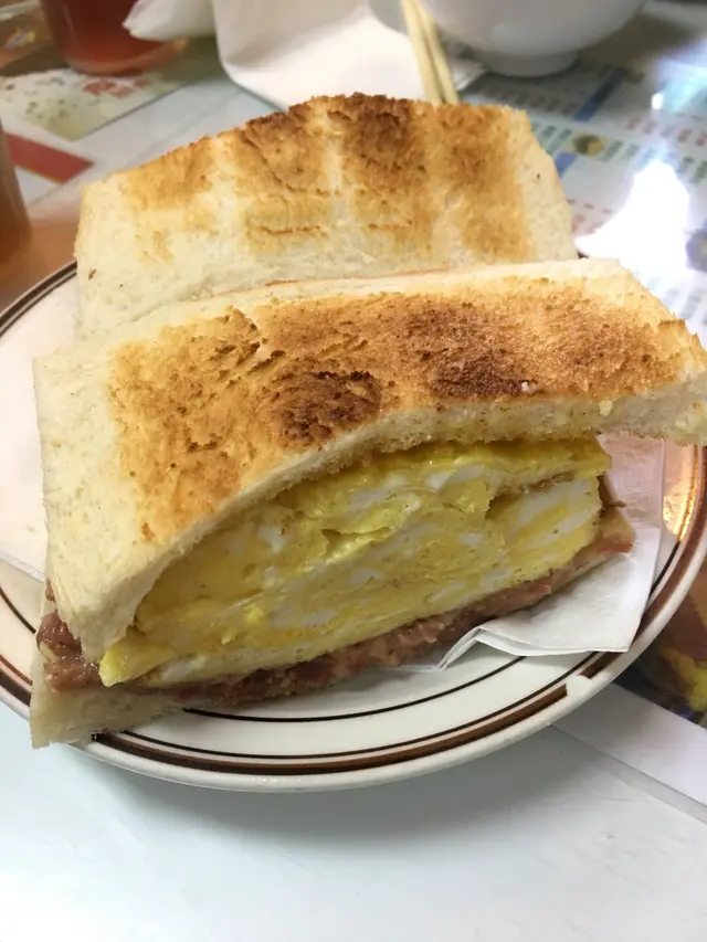 咸牛蛋治(烘底)