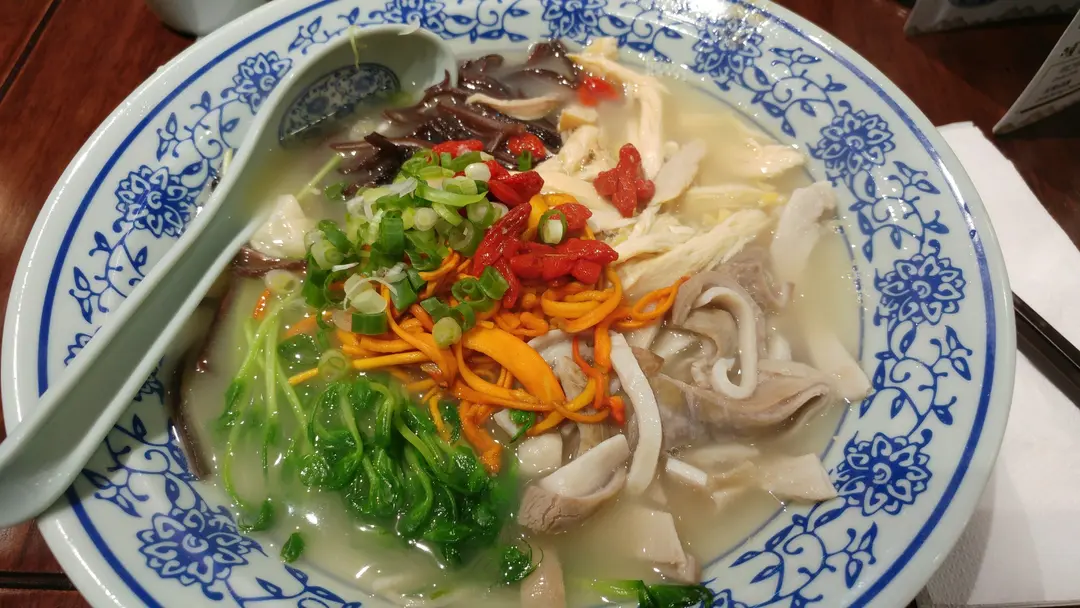 赞好             赞好           虫草花鸡丝猪肚汤面