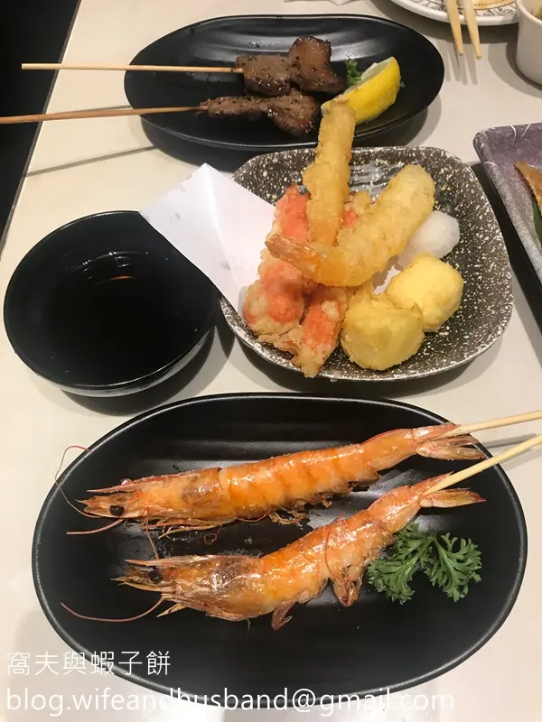 鹽燒海蝦、虎蝦天婦羅、皇帝蟹棒天婦羅、北海道牛乳炸鮮奶和鹽燒牛舌