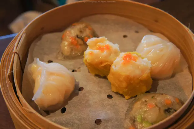 水晶鮮蝦餃、甫魚滑燒賣、竹筀上素粉果