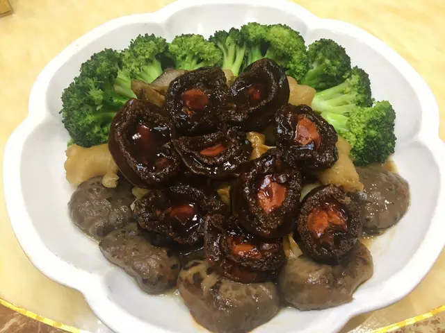 原隻鮑魚扣山珍海味