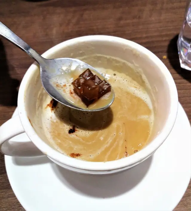 水晶就是咖啡味的小粒啫喱