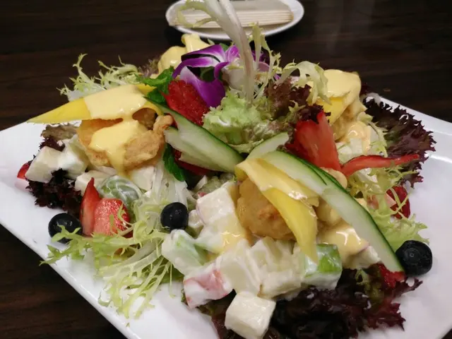 香芒沙律大蝦球