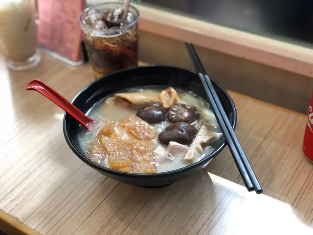 胡椒豬肚湯底配三餸