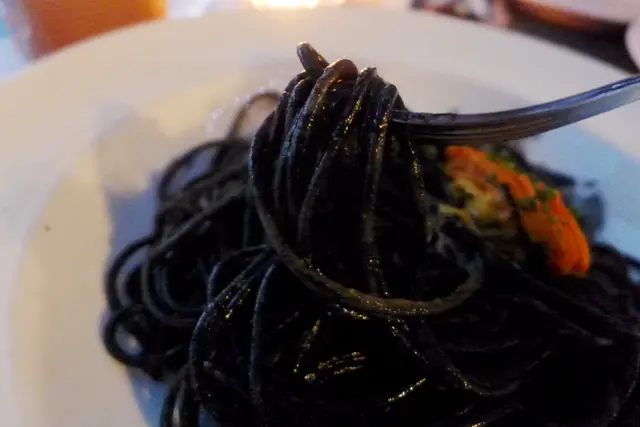 海膽香檳墨魚汁意大利麵