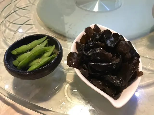 涼拌黑木耳&岩鹽花枝豆