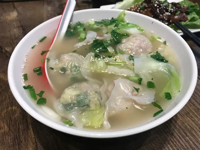 水餃饀料新鮮，皮薄兼滑，豬骨湯清啖，沒有味精