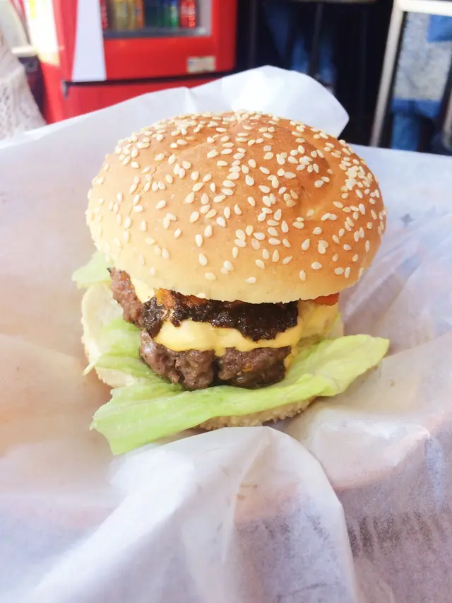 海膽黑松露芝士牛肉漢堡包