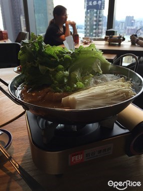 台式足料養生燉雞湯 - 銅鑼灣的酒鍋