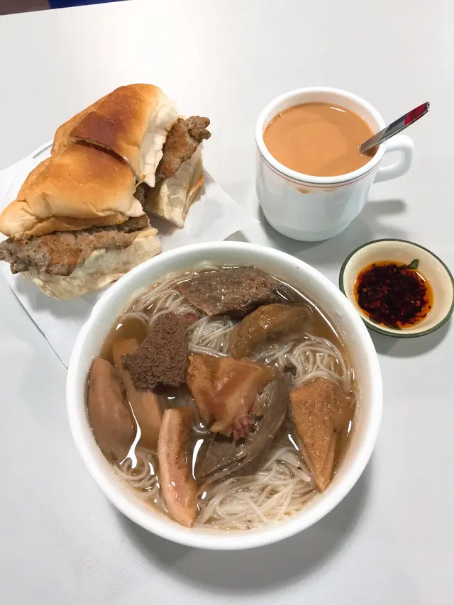 奶茶及豬扒包係另一間