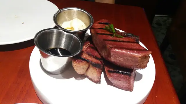 又一個超正小食之選，仲要78有3大塊，外面煎到超香但入面超軟熟，仲好重牛味，小食價錢，主餐水準