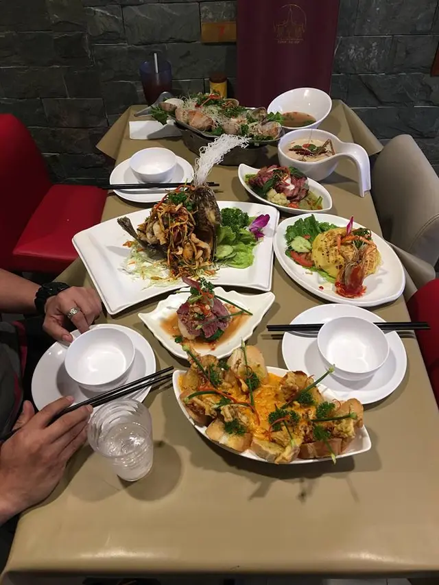 新派裝修，坐位舒適，同大班老朋友傾耐啲也無問題