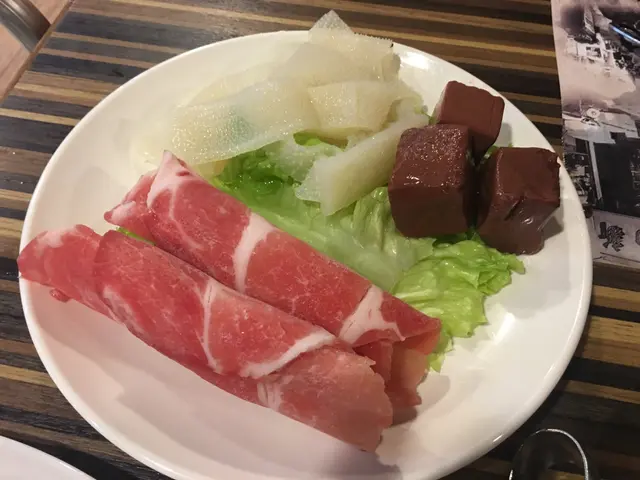 豬紅;牛柏葉;豚肉片