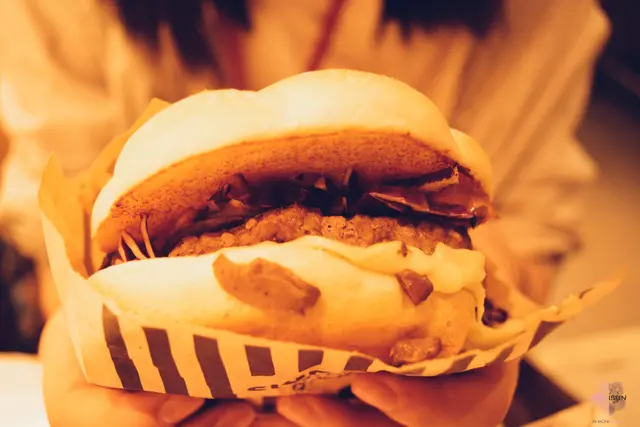 Pulled Chicken With Angus Burger手撕雞x安格斯
