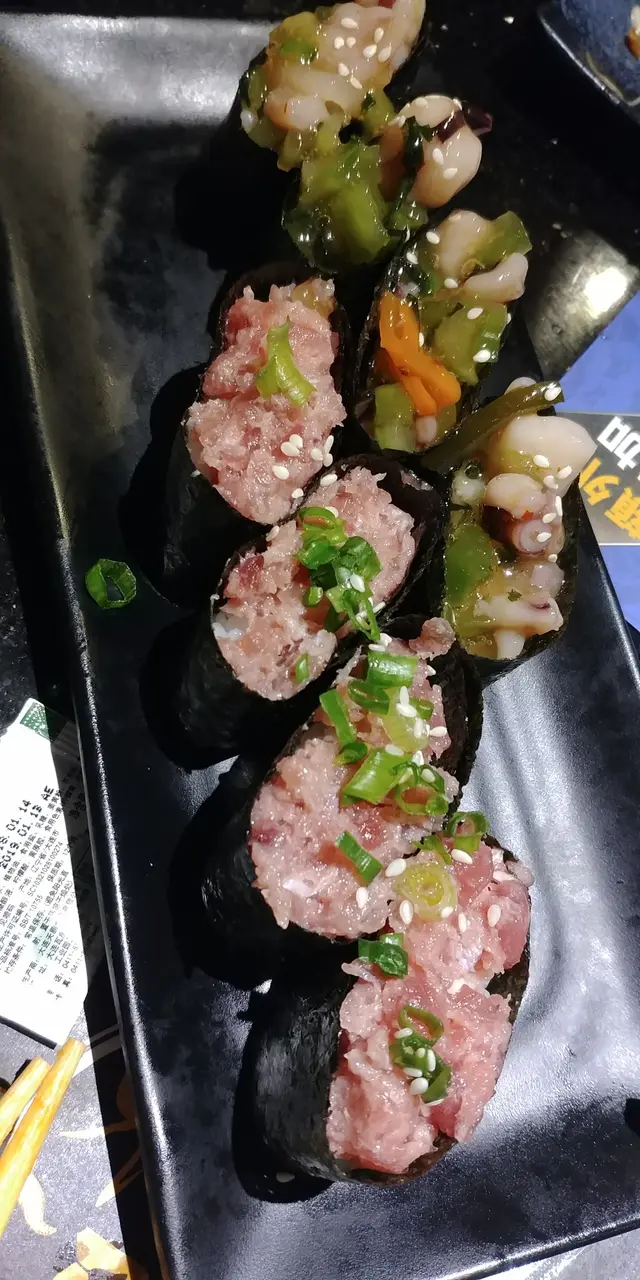 蔥吞拿魚壽司, 芥末八爪魚壽司